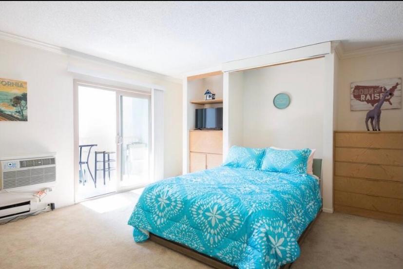 Apartment Lovely With Balcony, By The Venice Beach Los Angeles