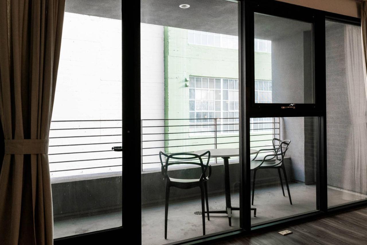 Historic Remodel 1-bedroom In Prime Dtla Location! Holiday home Los Angeles