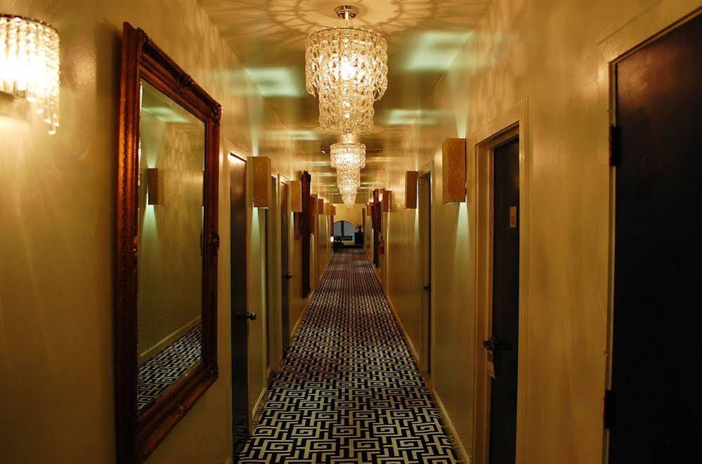 The Crescent Hotel Beverly Hills, Sonder Los Angeles
