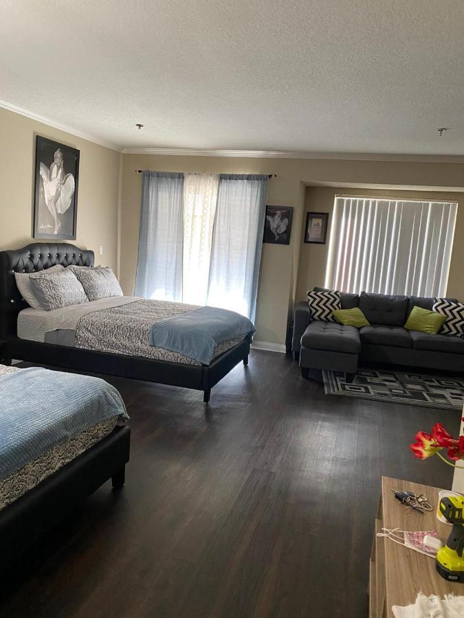 Hollywood Loft Spacious With 2 Beds And Parking Apartment