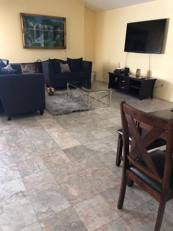 Holiday home 6 Bedrooms 3 Bathrooms Pool *