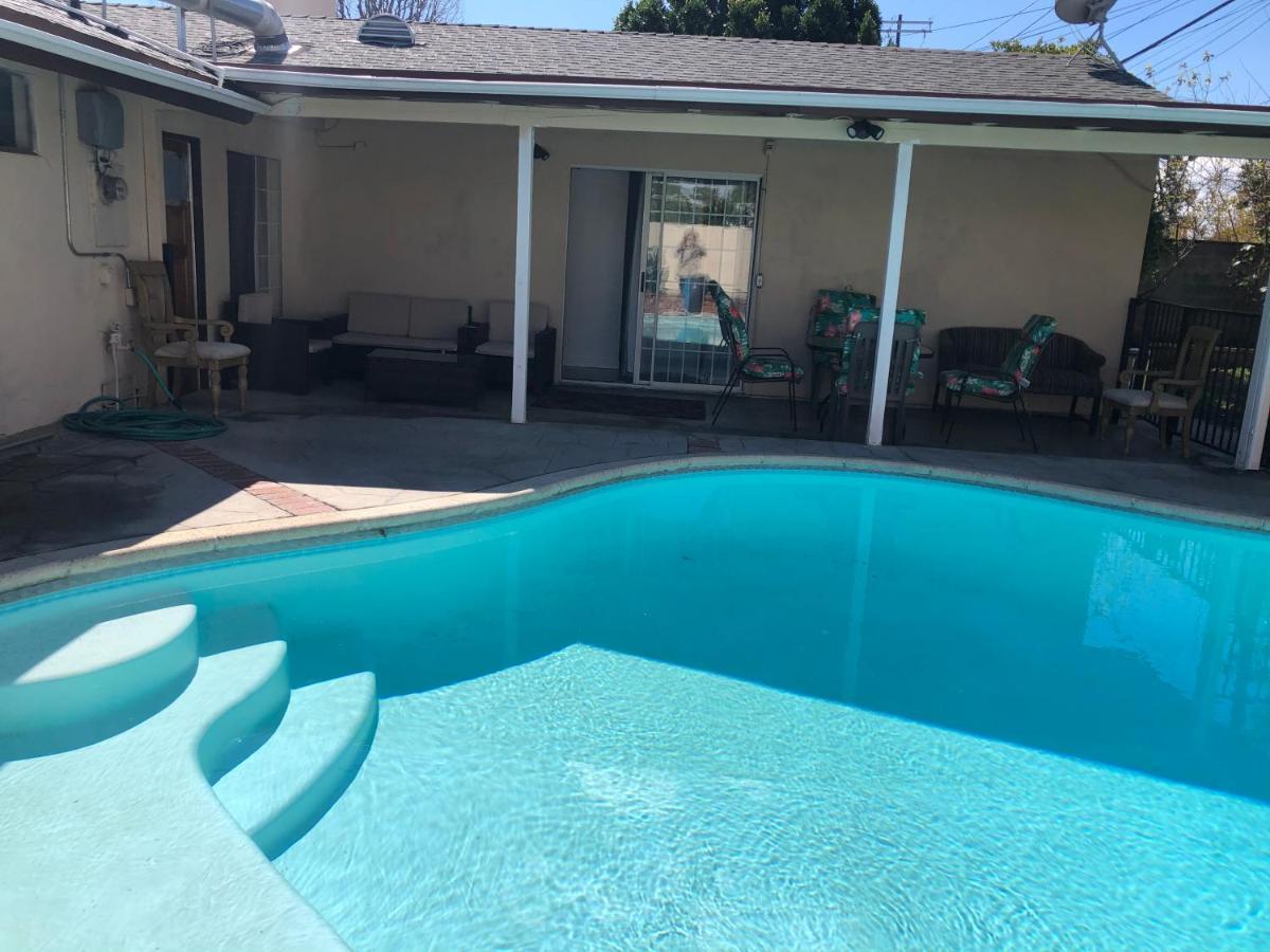 6 Bedrooms 3 Bathrooms Pool Los Angeles