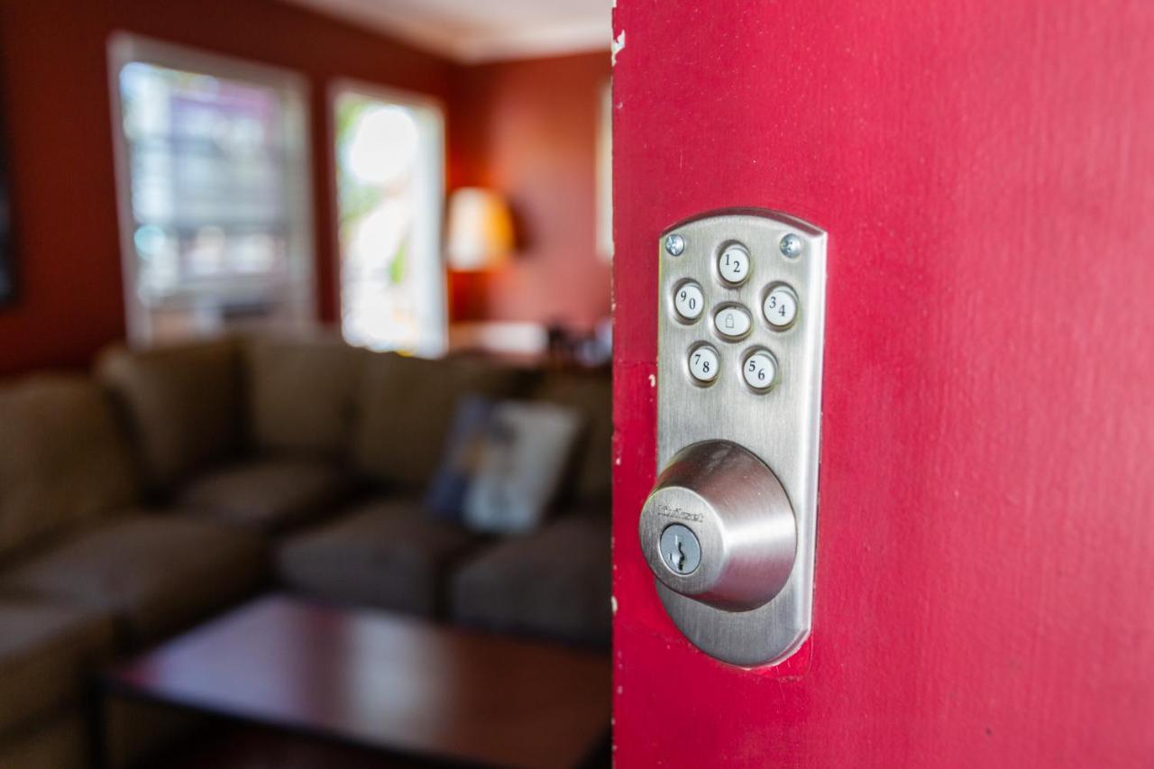 Hollywood Hills Suites * Los Angeles