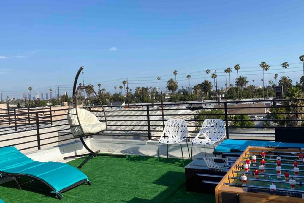 3bd/3ba Modern Hollywood Townhouse With Private Rooftop