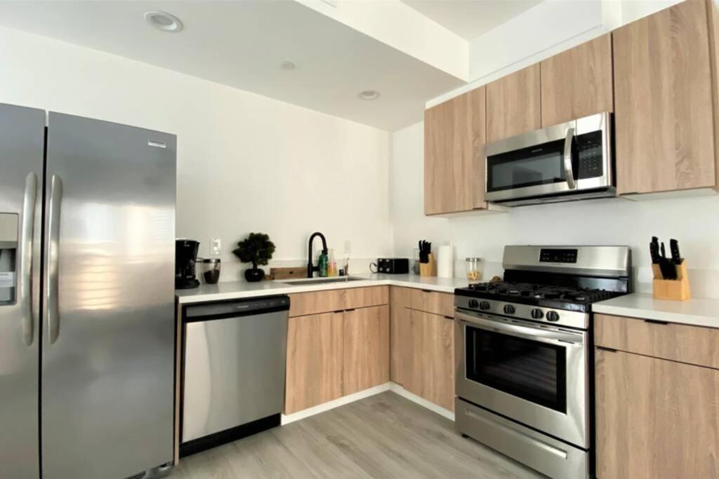 3bd/3ba Modern Hollywood Townhouse With Private Rooftop * Los Angeles