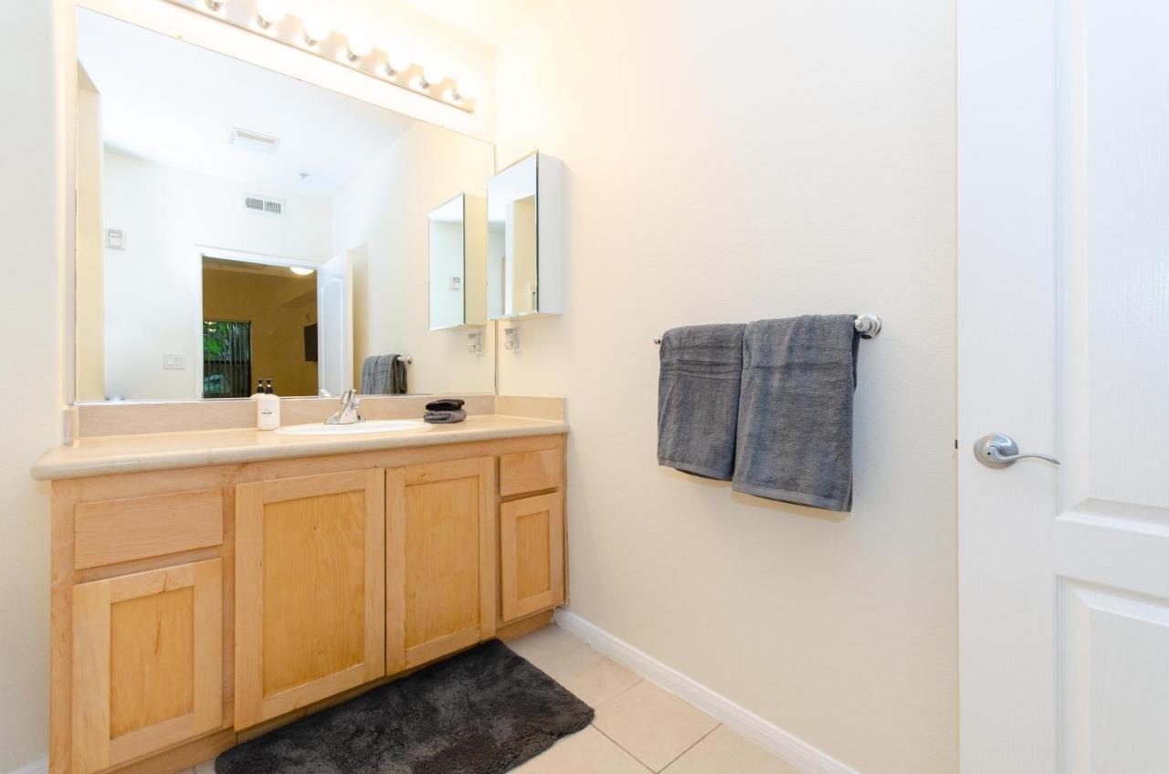 Located Perfectly 2 Bedroom Downtown Los Angeles *