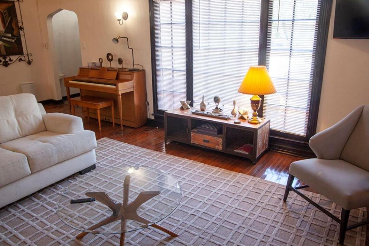 Amazing In Noho Holiday home Los Angeles