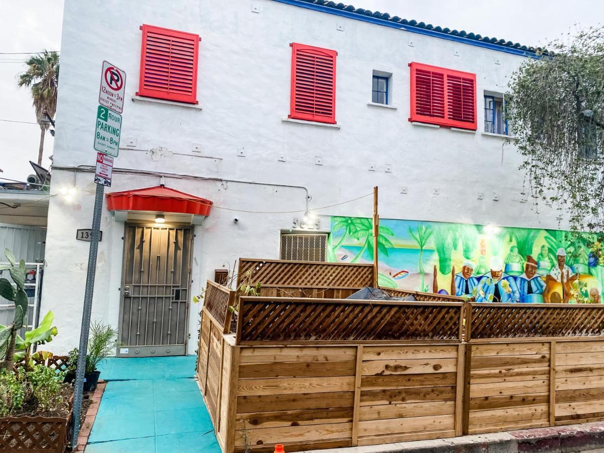 Island Girl + Acomodação com café da manhã  Los Angeles