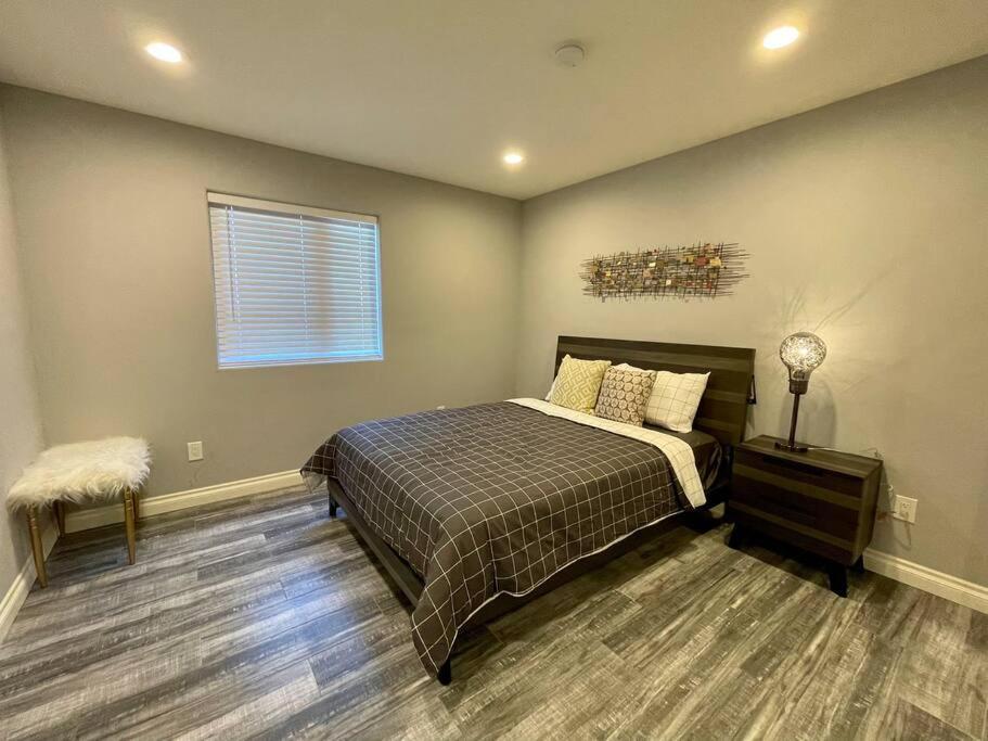 Newly Built Townhouse - Prime Hollywood Location *