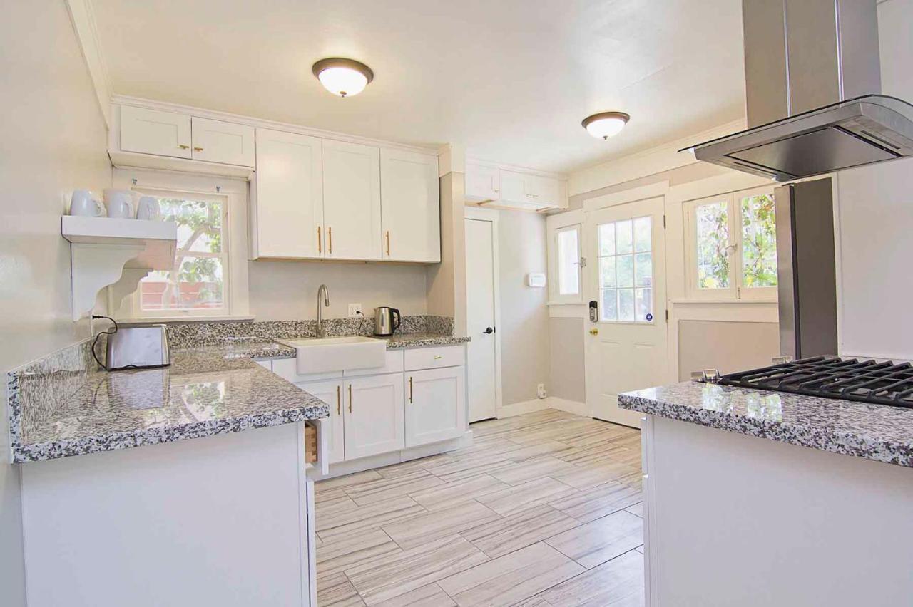 Hollywood's Garden Paradise At World Artists Living * Los Angeles