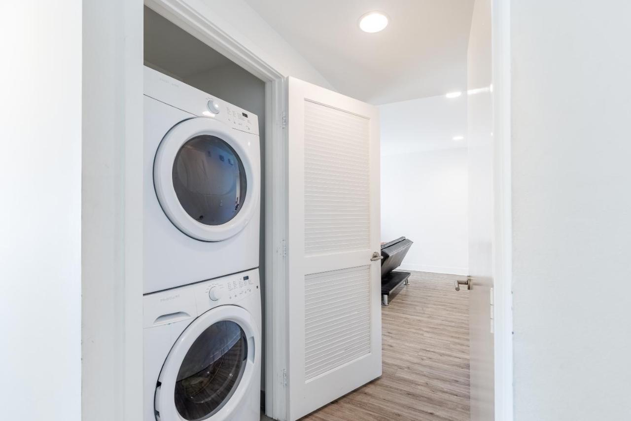 Fully Furnished 3 Bedroom On Poinsettia Place Apts *