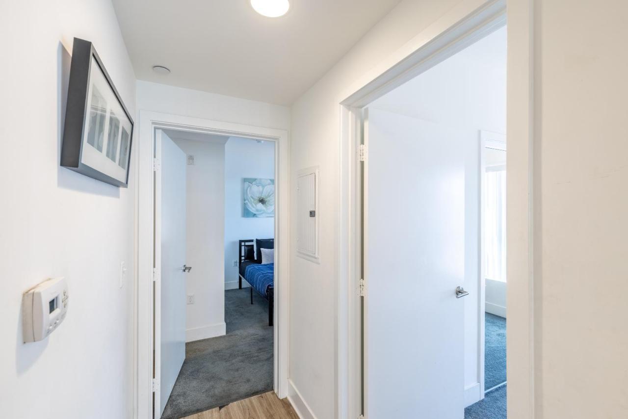 Fully Furnished 3 Bedroom On Poinsettia Place Apts Los Angeles