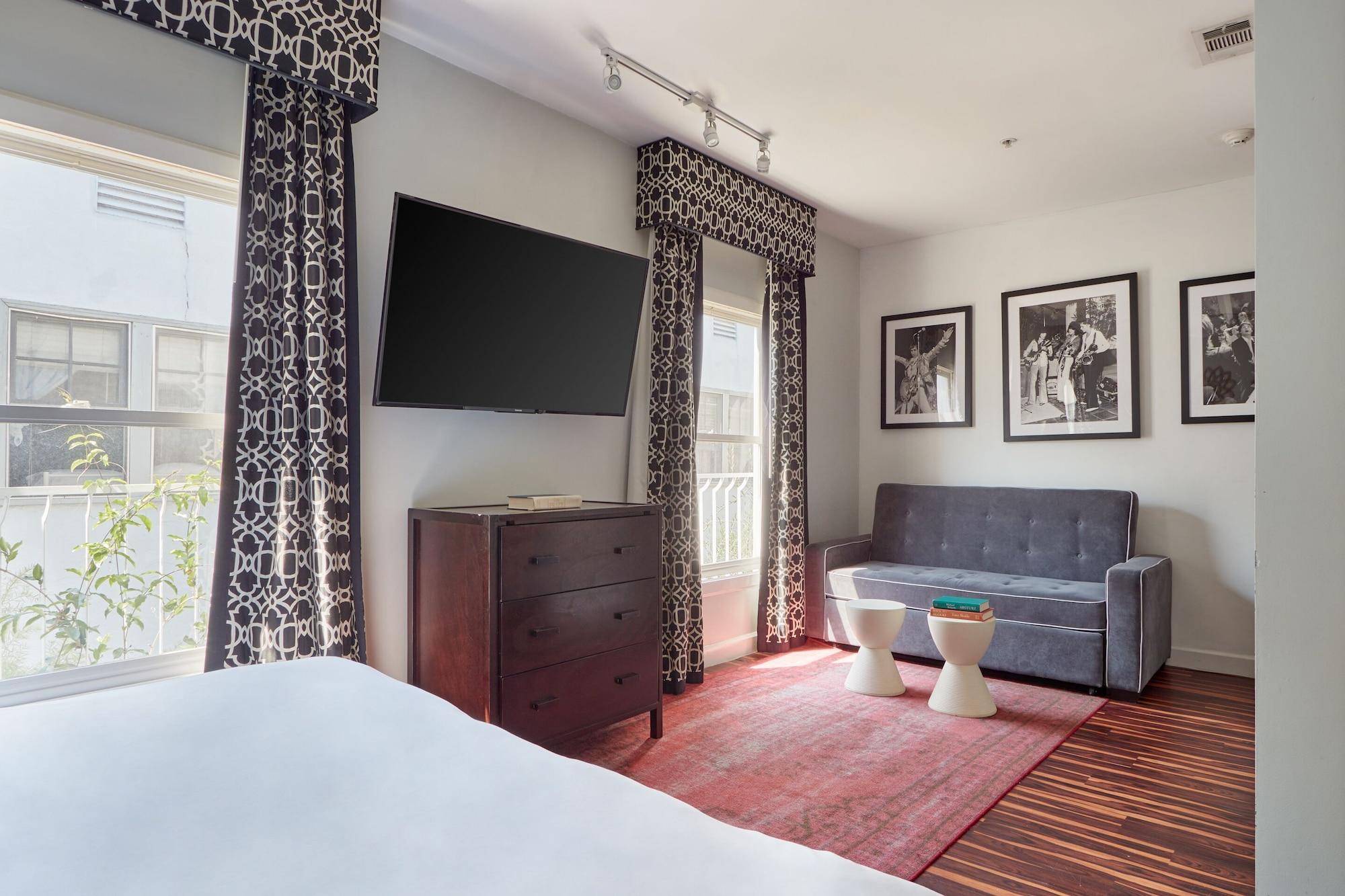 The Crescent Hotel Beverly Hills, Sonder Hotel 4*