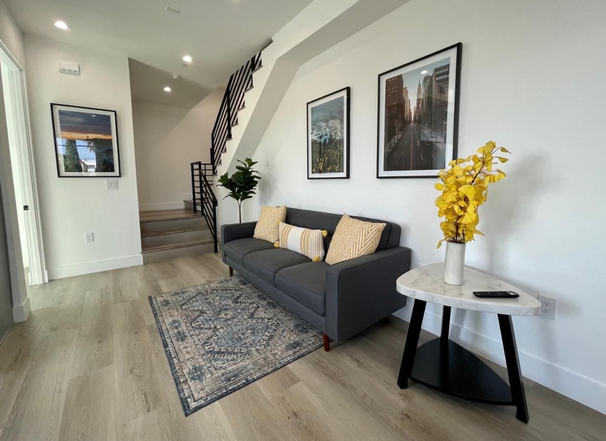 Villa Exclusive Artist Gallery - La Location *