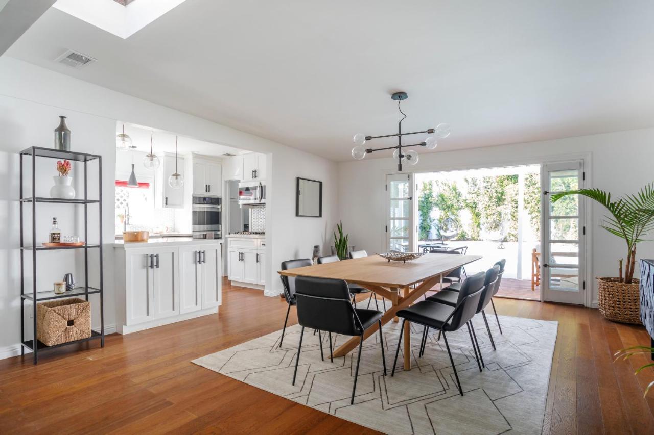 Enchanting Sherman Oaks With Pool Permit #hsr Two One Zero Zero 2605