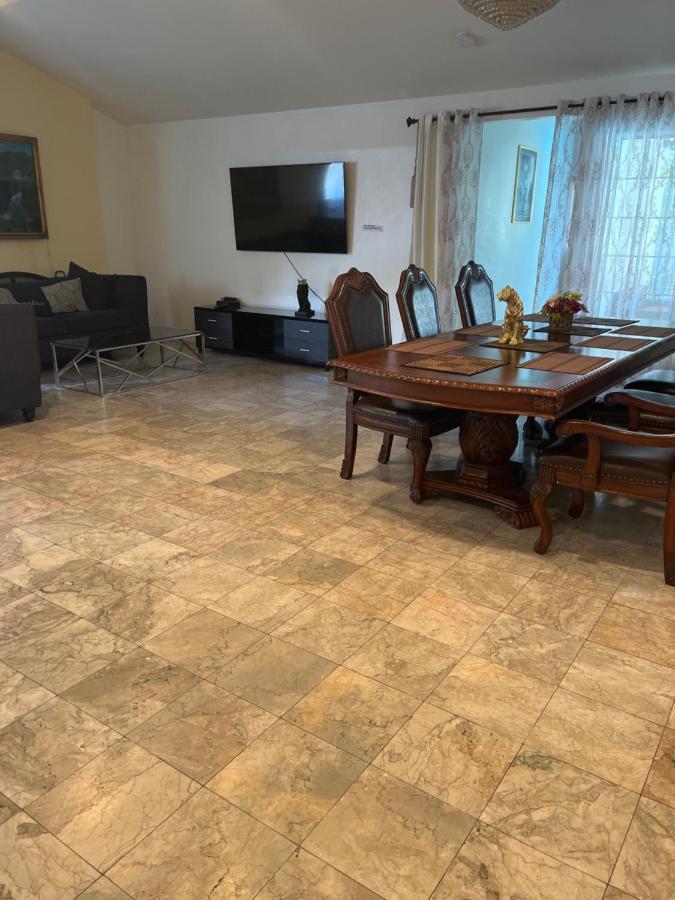 6 Bedrooms 3 Bathrooms Pool * Los Angeles
