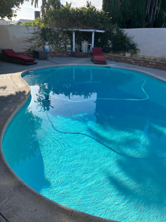 6 Bedrooms 3 Bathrooms Pool Holiday home Los Angeles