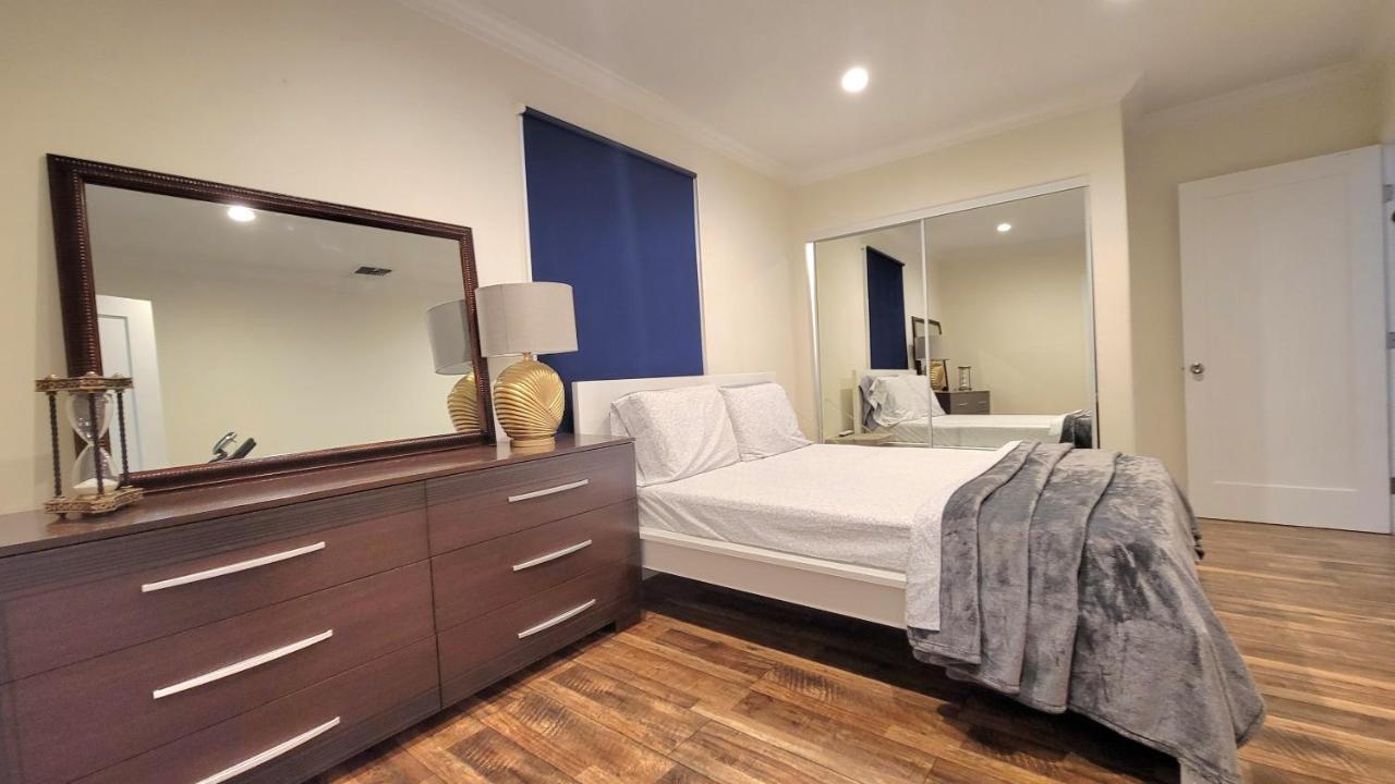 Holiday home Large 1-bedroom With Kitchen In Encino