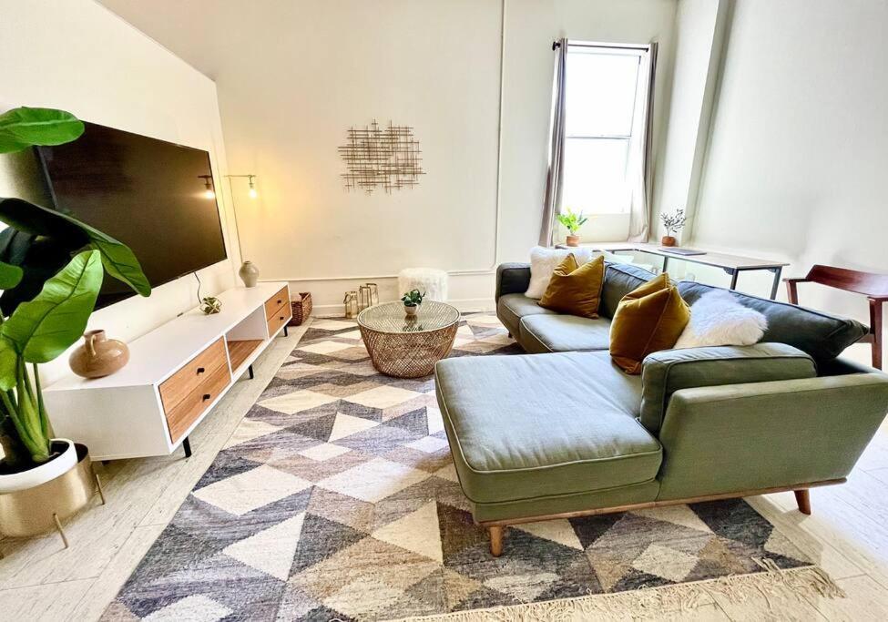 Downtown La Loft Free Parking Rooftop Pool Jacuzzi *