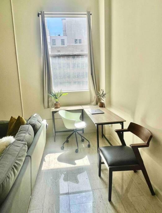 Downtown La Loft Free Parking Rooftop Pool Jacuzzi *