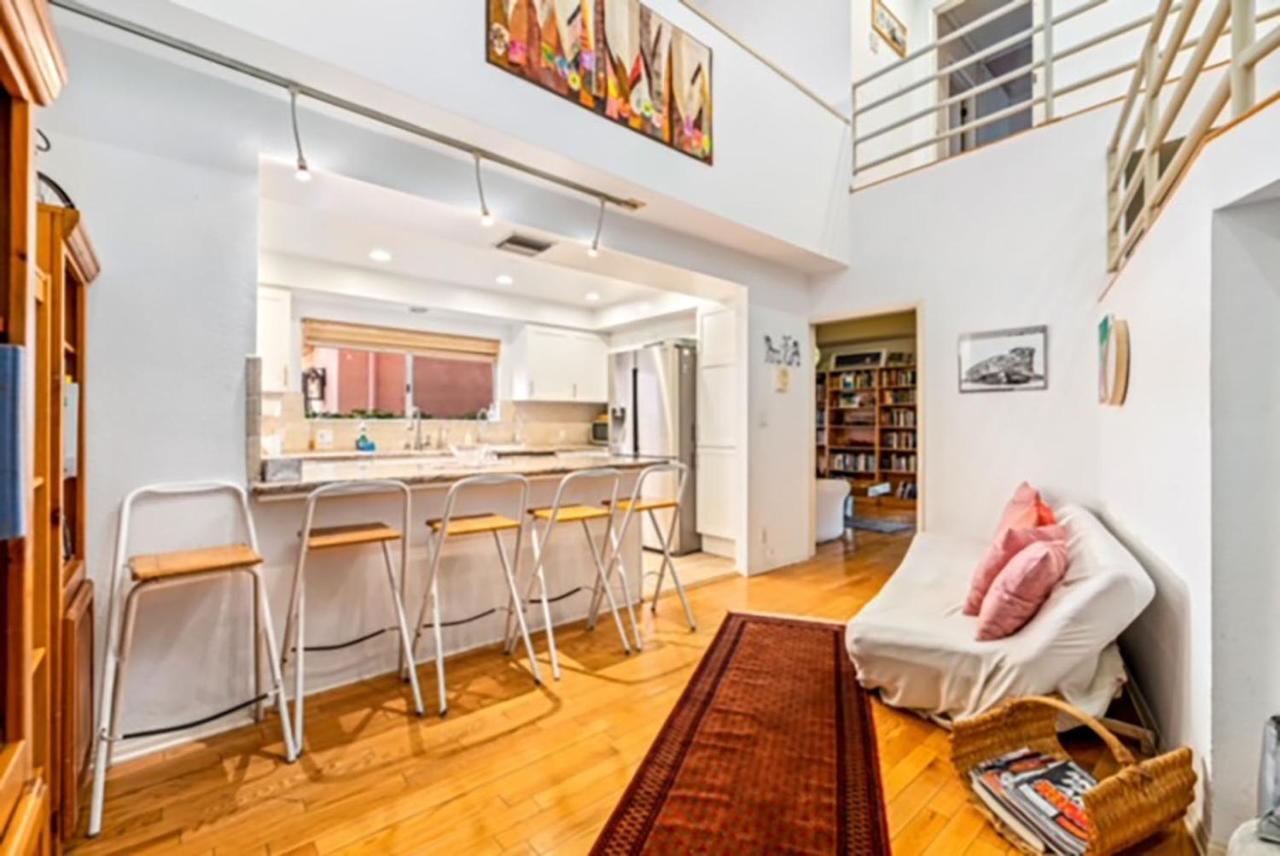 3 Bedrooms On Venice Canal.
