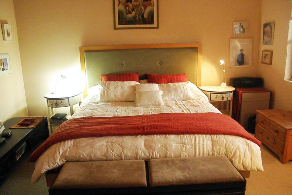 3 Bedrooms On Venice Canal. Pousada *