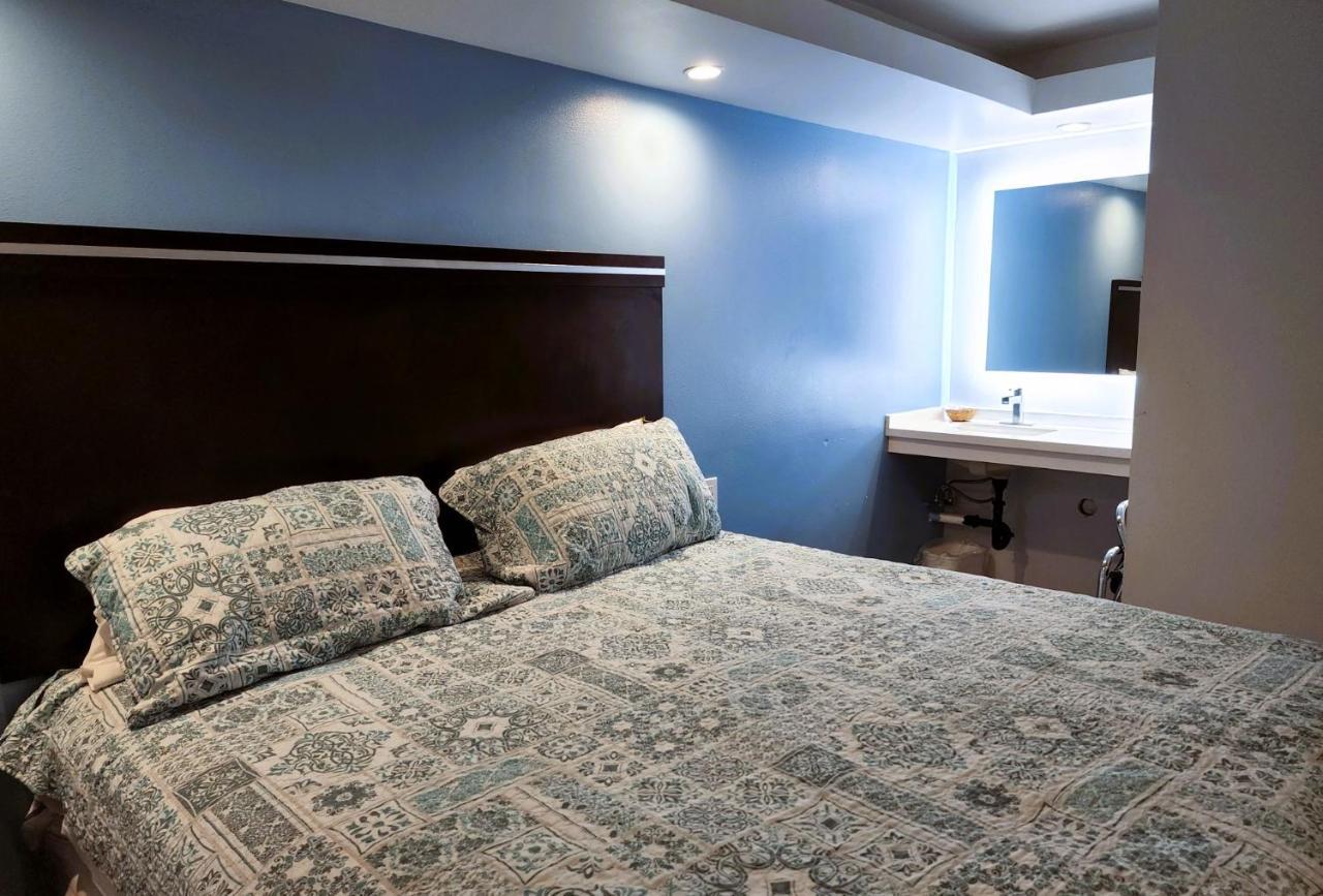 Motel Day N Night - Near Universal Hollywood Los Angeles
