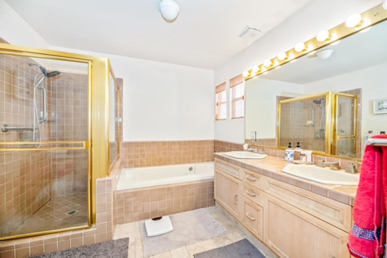 3 Bedrooms On Venice Canal. Los Angeles