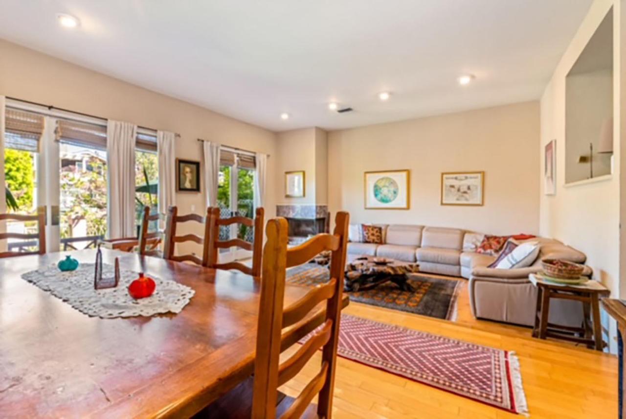 3 Bedrooms On Venice Canal. *