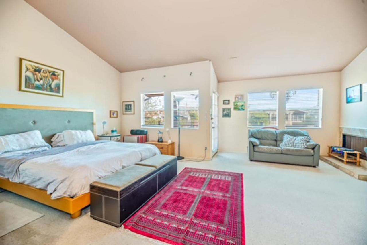3 Bedrooms On Venice Canal. Los Angeles