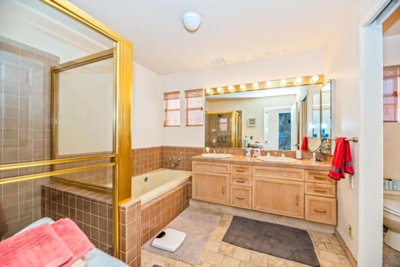 3 Bedrooms On Venice Canal. * Los Angeles