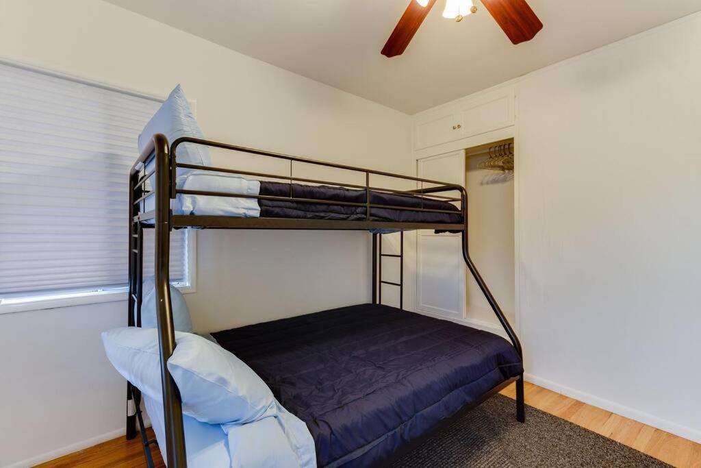 New 4 Bedroom Modern In Mar Vista Holiday home *