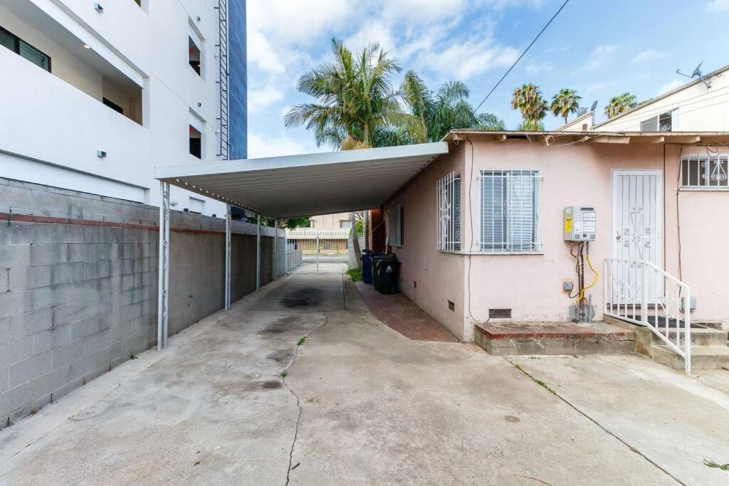 New 4 Bedroom Modern In Mar Vista Holiday home