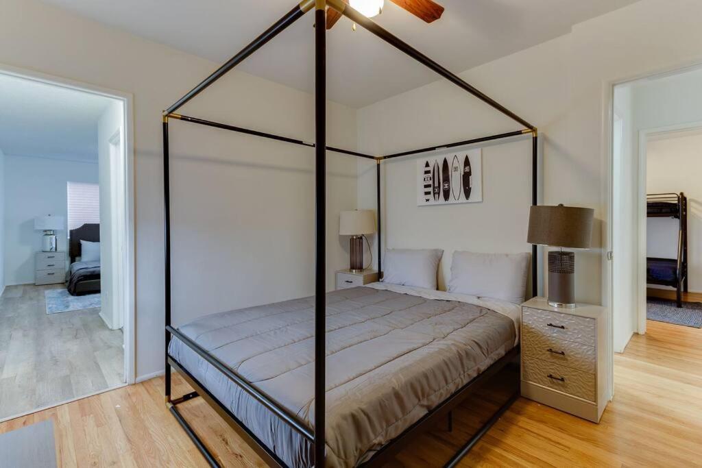 New 4 Bedroom Modern In Mar Vista Holiday home *
