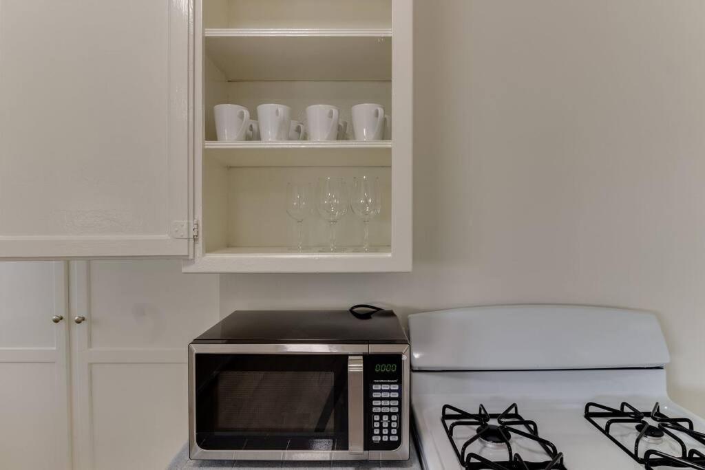 New 4 Bedroom Modern In Mar Vista Holiday home