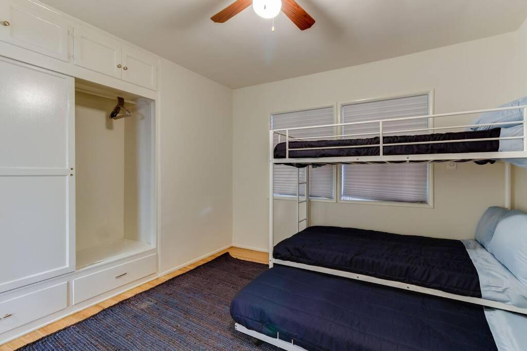 New 4 Bedroom Modern In Mar Vista Holiday home Los Angeles