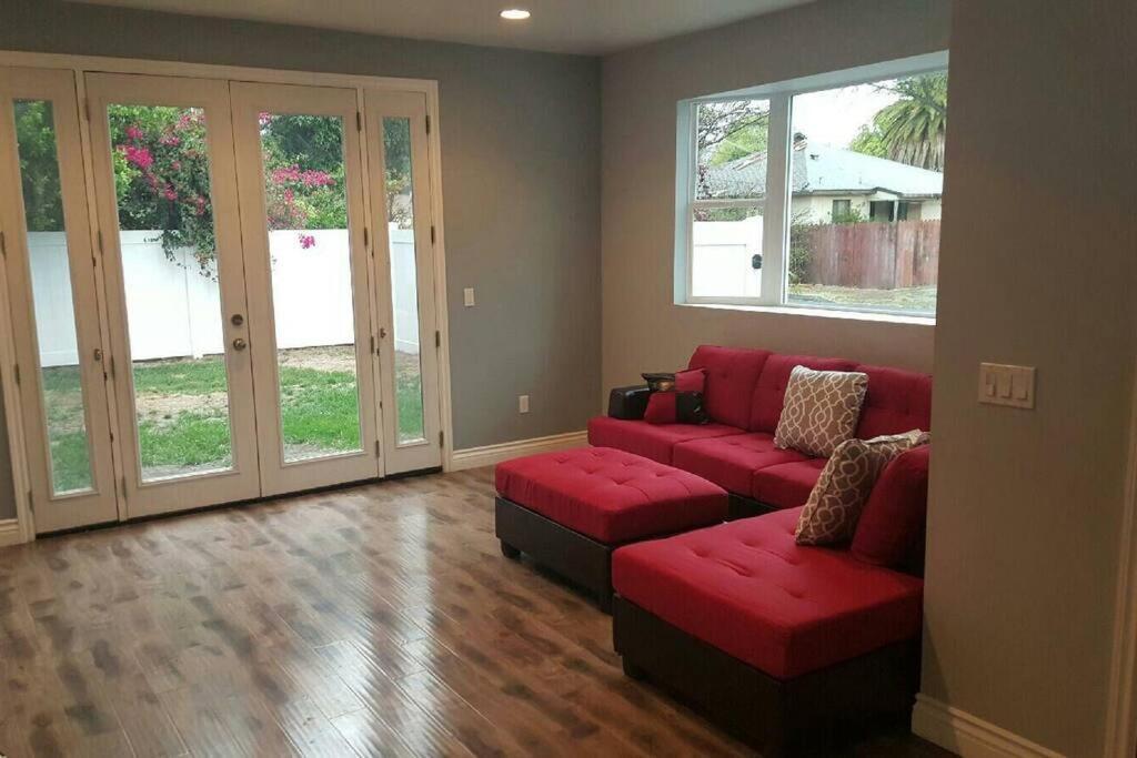 Balboa Modern Glam Charmer * Los Angeles