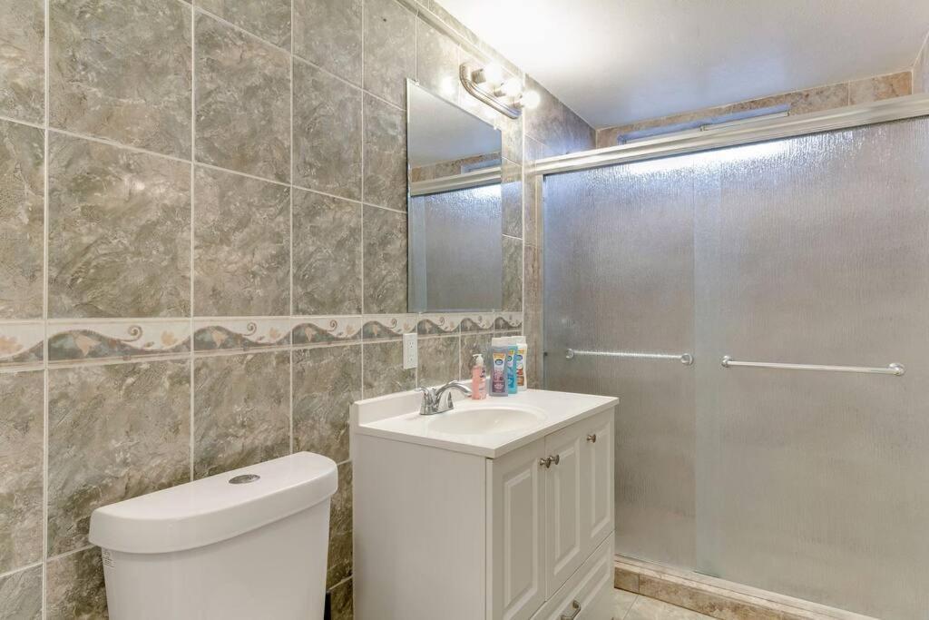 Large 5 Bedroom Charmer With Pool Los Angeles