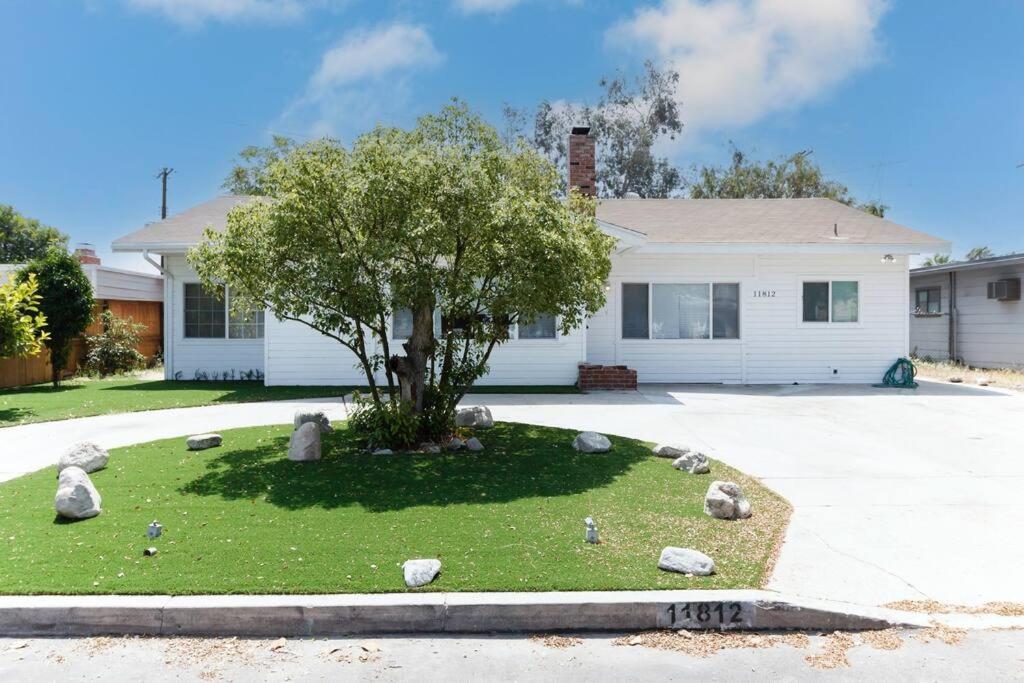 Large 5 Bedroom Charmer With Pool * Los Angeles
