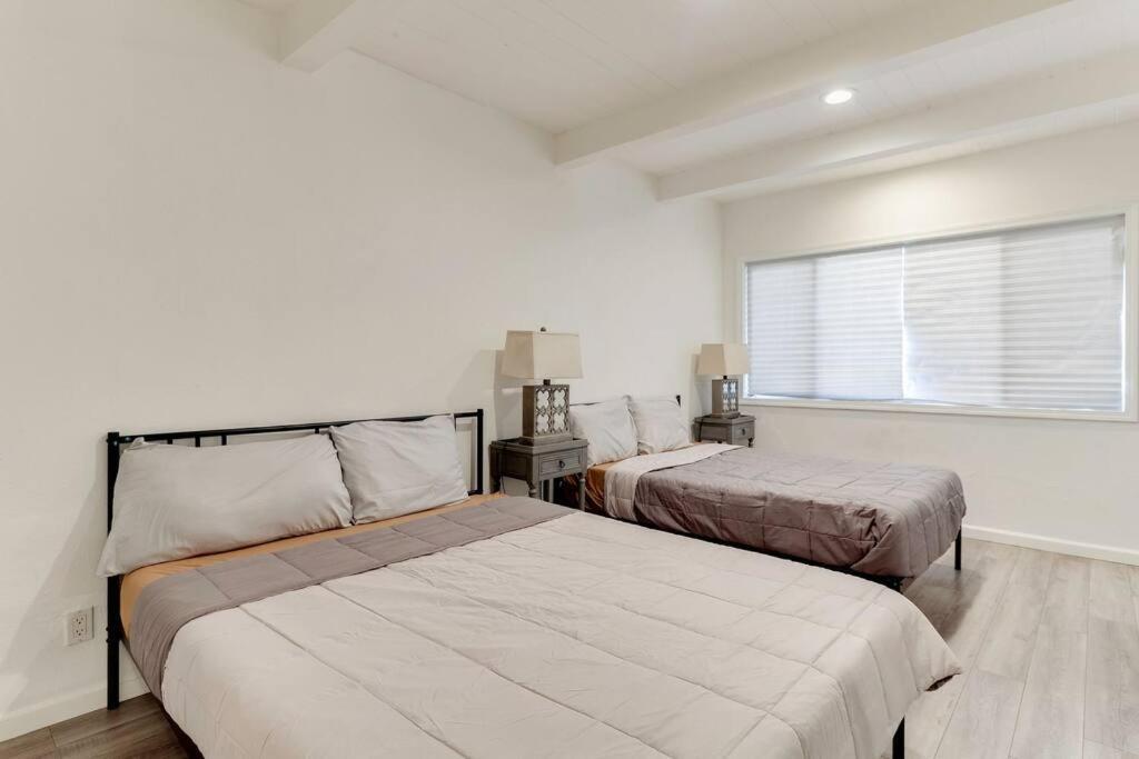 Large 5 Bedroom Charmer With Pool Los Angeles