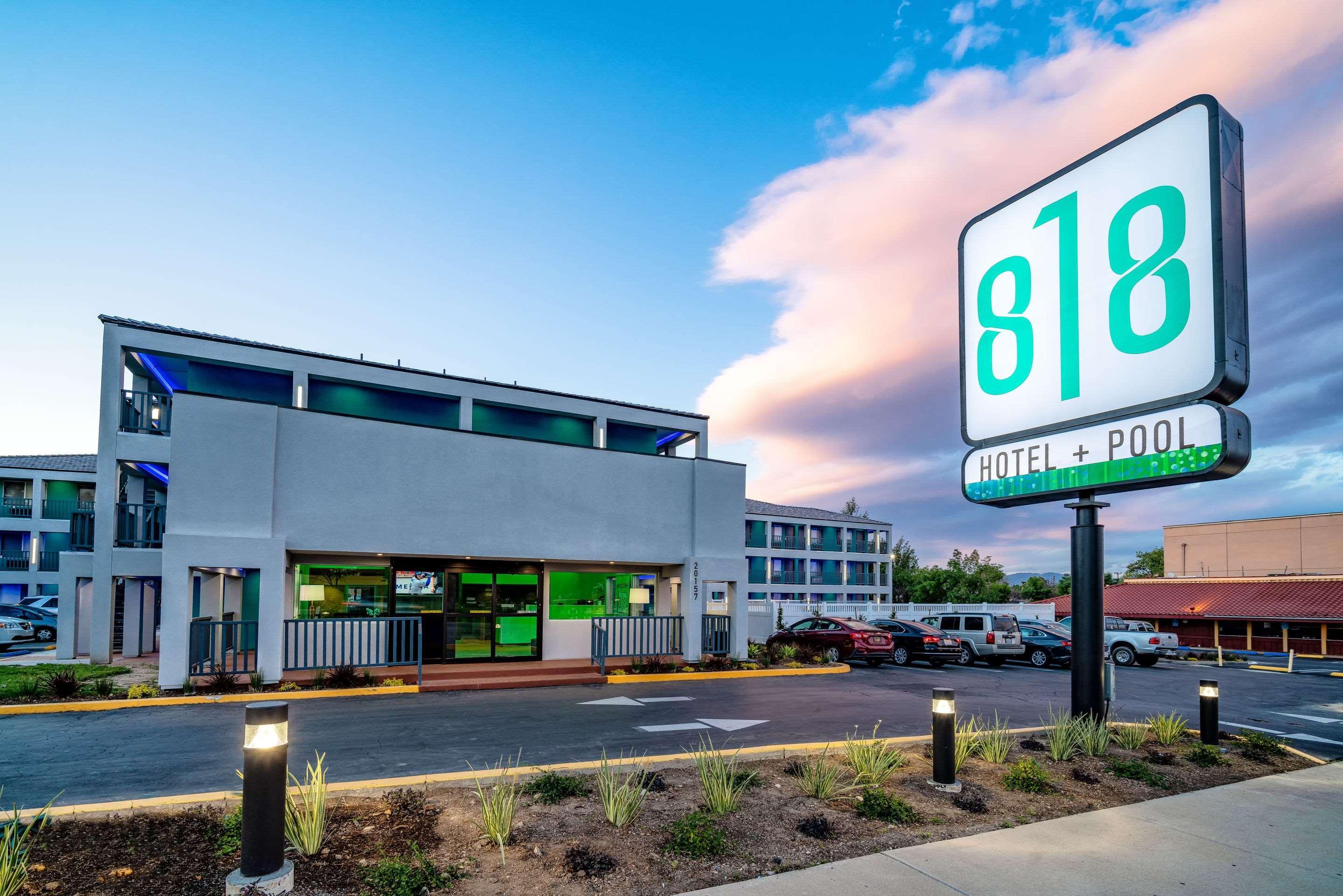 818 + Pool, Ascend Collection By Choice Los Angeles