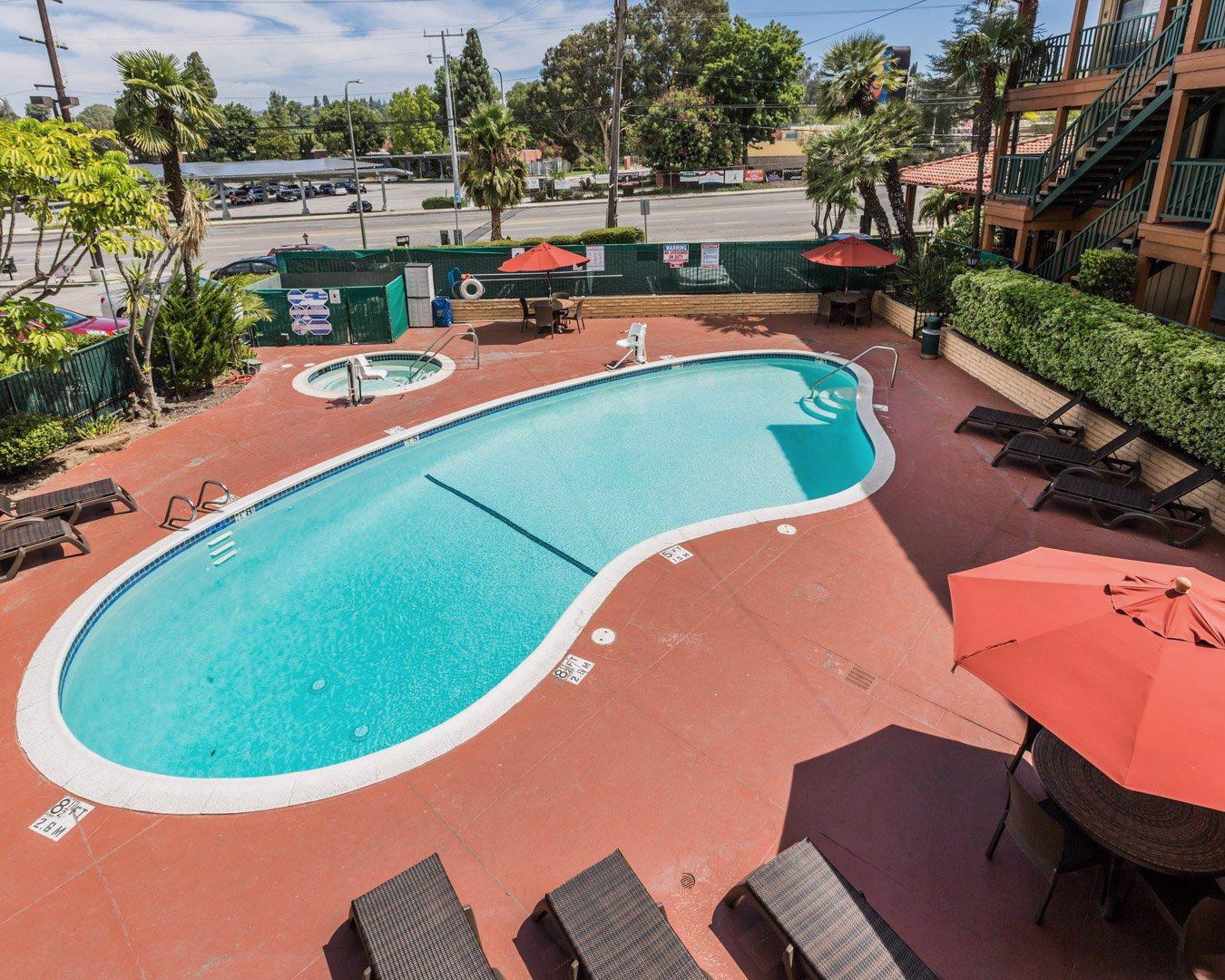 818 + Pool, Ascend Collection By Choice Hotel Los Angeles