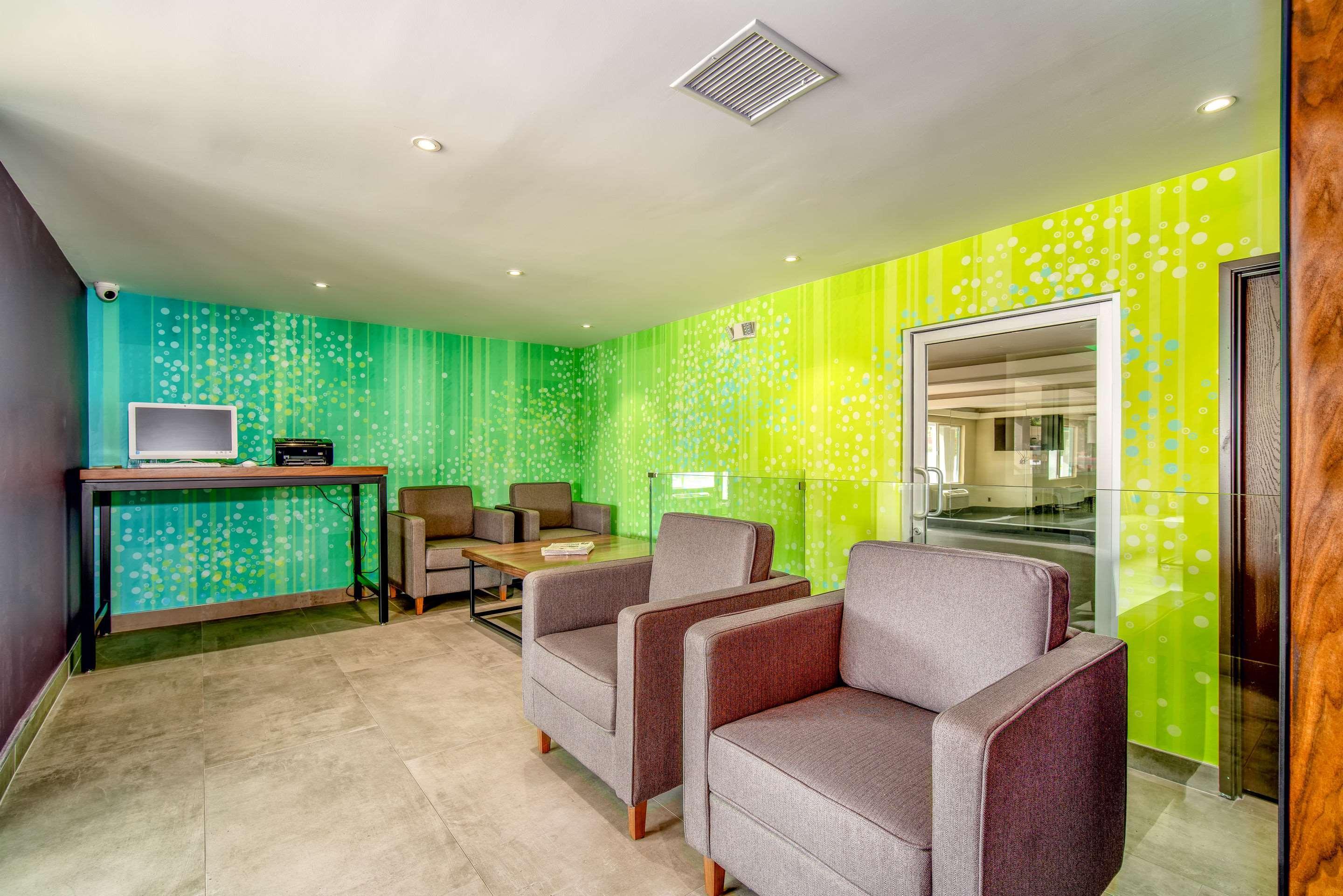 818 + Pool, Ascend Collection By Choice Los Angeles