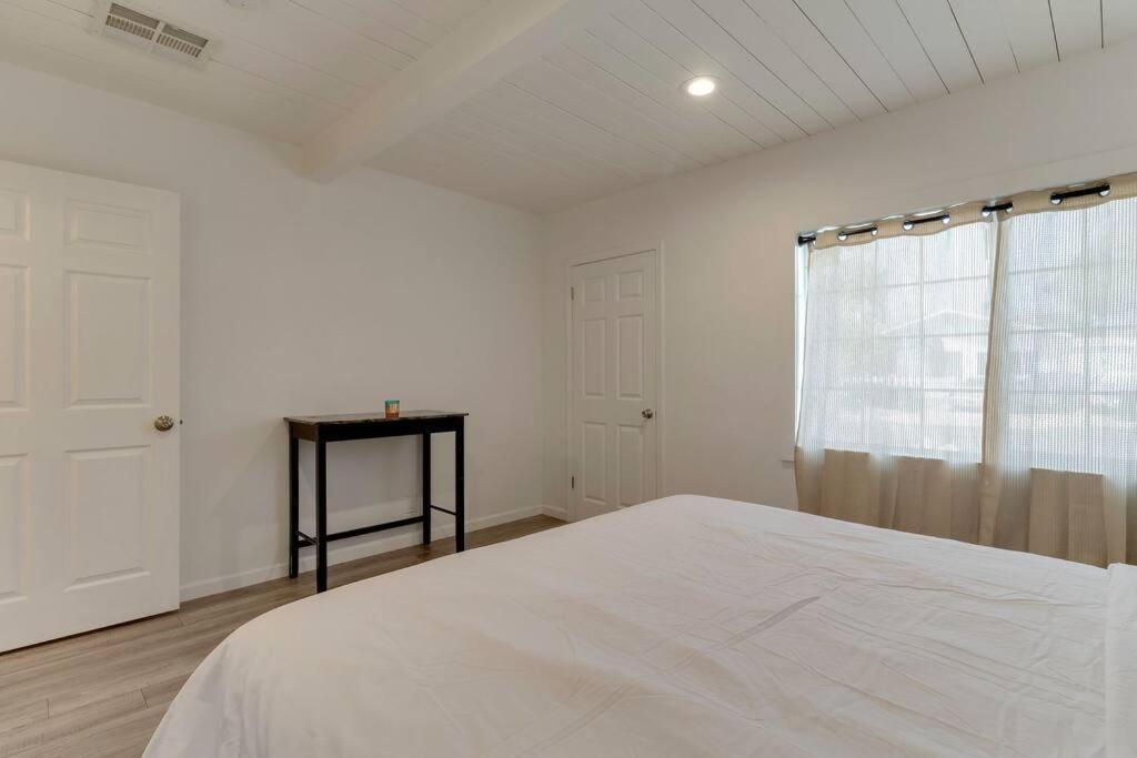 Large 5 Bedroom Charmer With Pool *