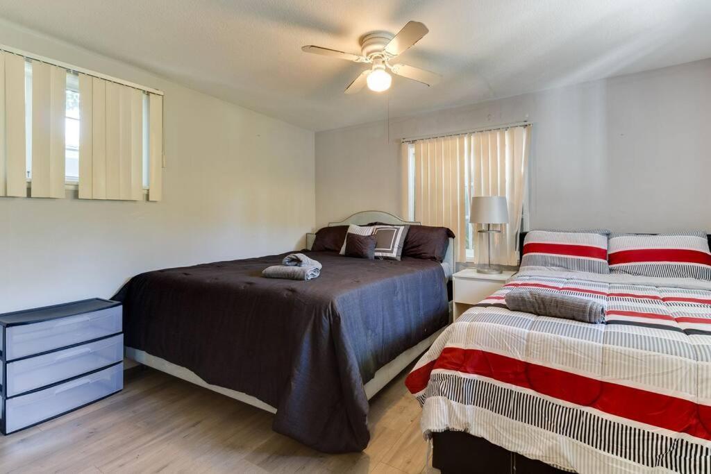 Woodland Hills Charmer Holiday home