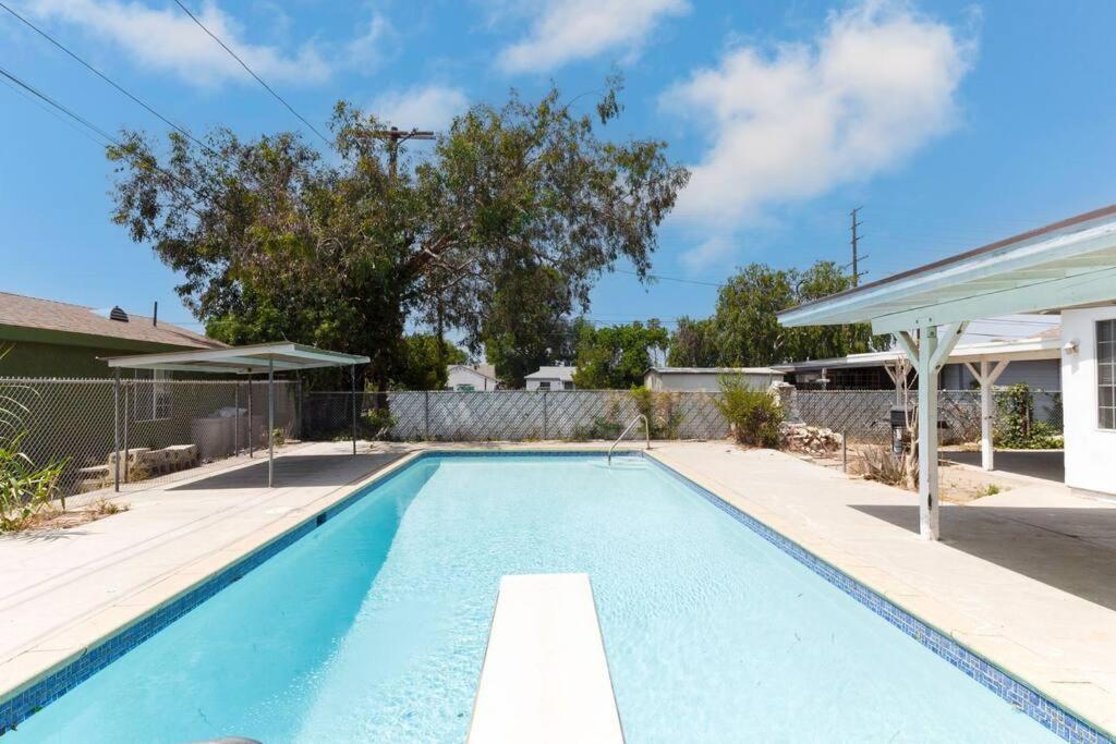 Large 5 Bedroom Charmer With Pool * Los Angeles