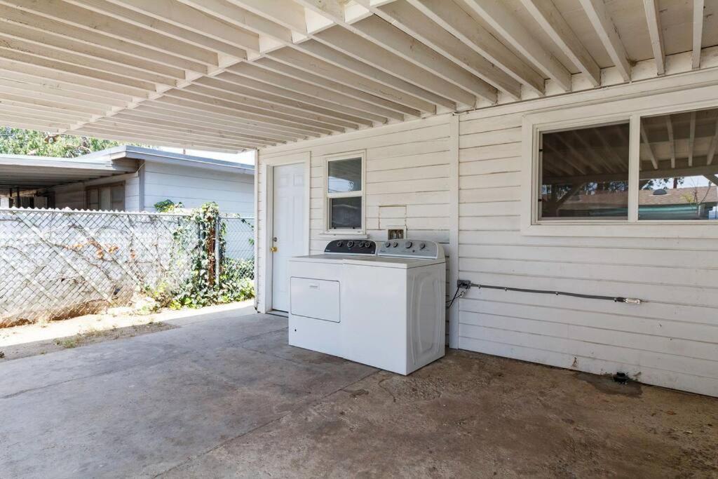 Large 5 Bedroom Charmer With Pool