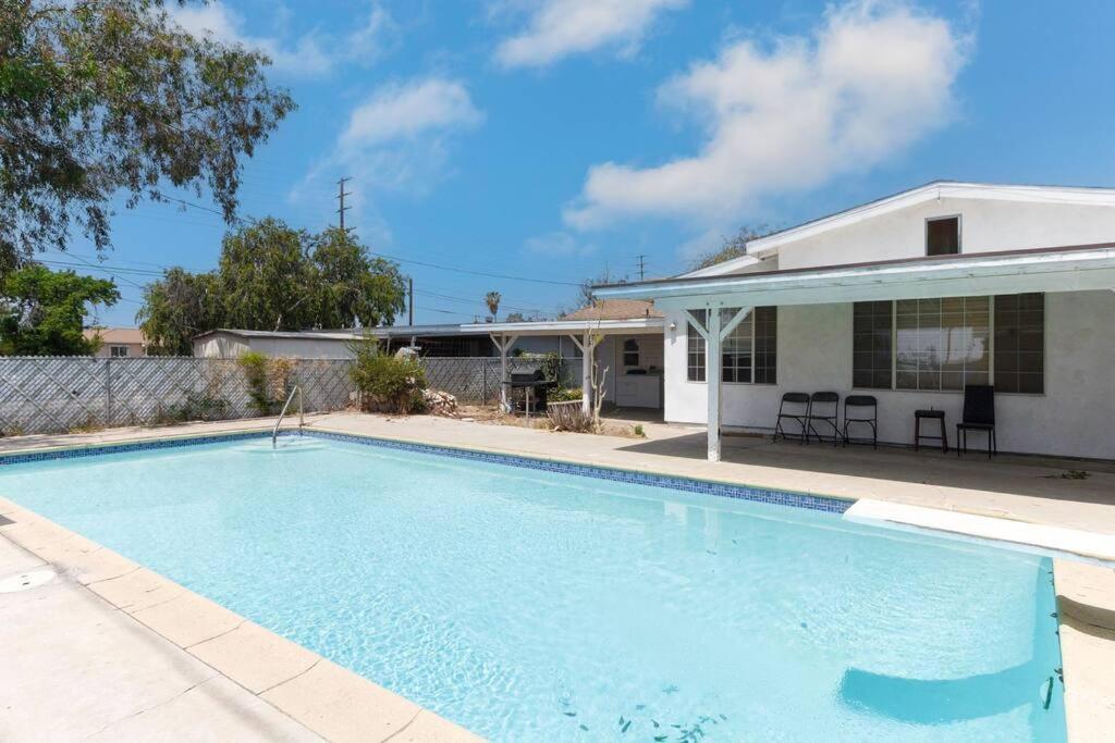 Large 5 Bedroom Charmer With Pool Holiday home