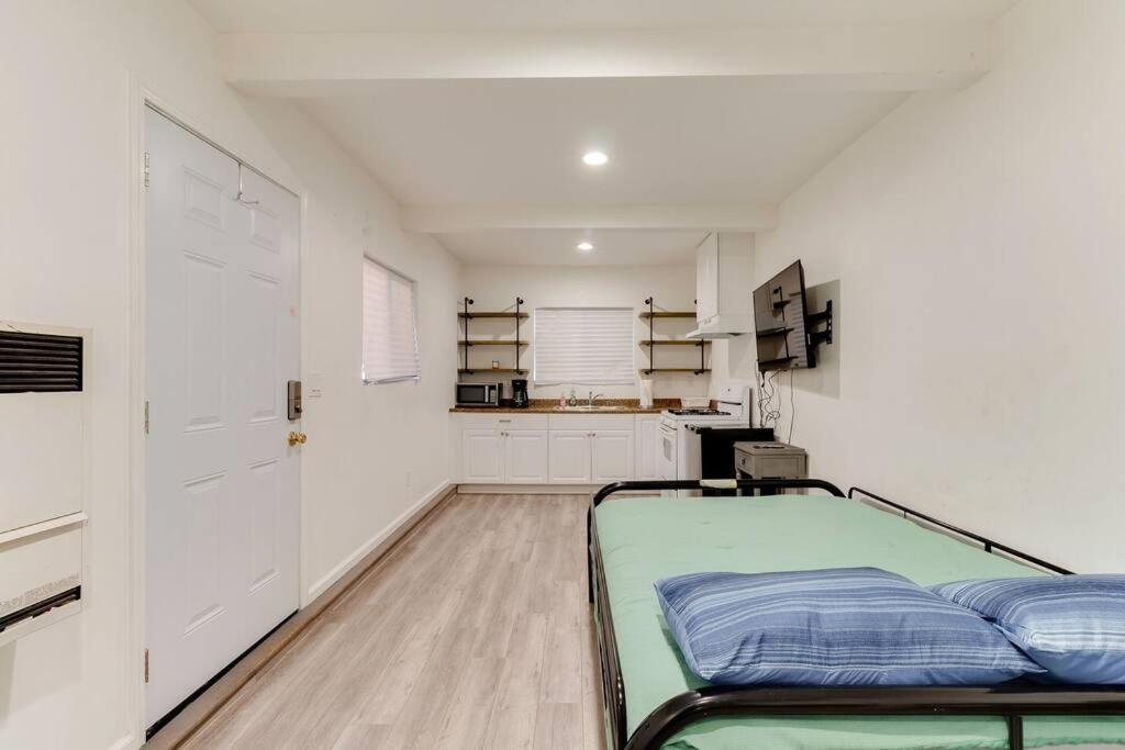 Holiday home Large 5 Bedroom Charmer With Pool