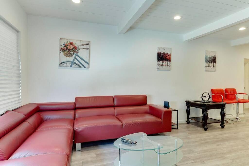 Large 5 Bedroom Charmer With Pool